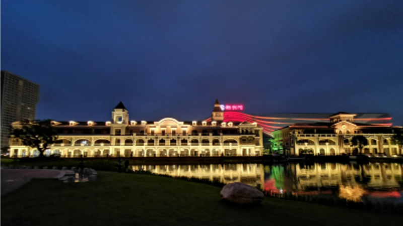 广州花都融创文旅城灯光规划实景图3